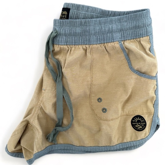 Rare United By Blue Women’s Athletic shorts size small - Picture 2 of 16